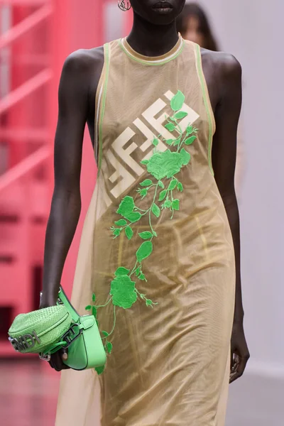 Look 5
